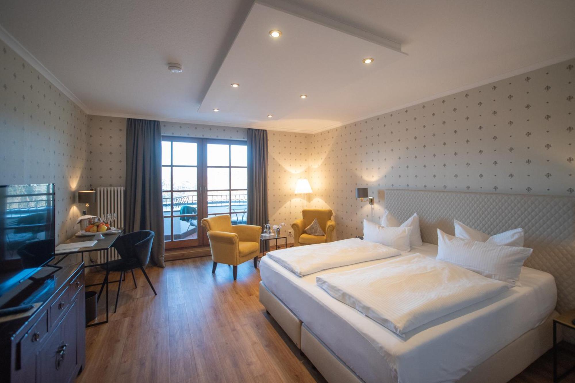 Hotel Restaurant Vinothek Lamm Bad Herrenalb Zewnętrze zdjęcie