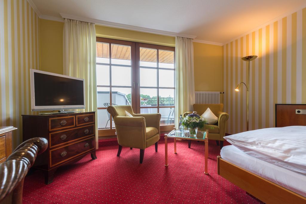 Hotel Restaurant Vinothek Lamm Bad Herrenalb Zewnętrze zdjęcie