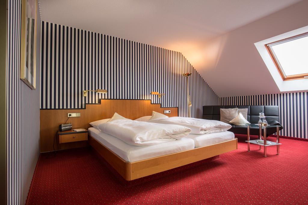Hotel Restaurant Vinothek Lamm Bad Herrenalb Zewnętrze zdjęcie