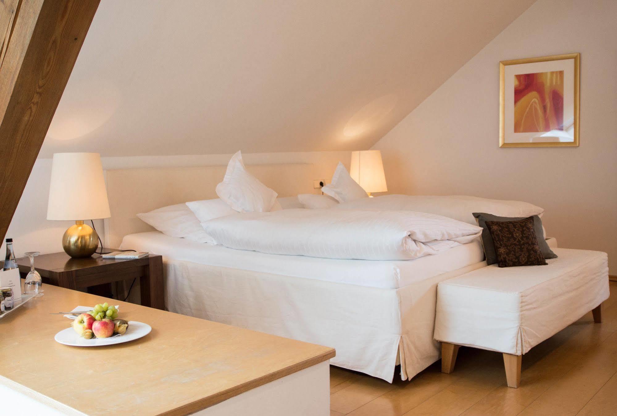 Hotel Restaurant Vinothek Lamm Bad Herrenalb Zewnętrze zdjęcie